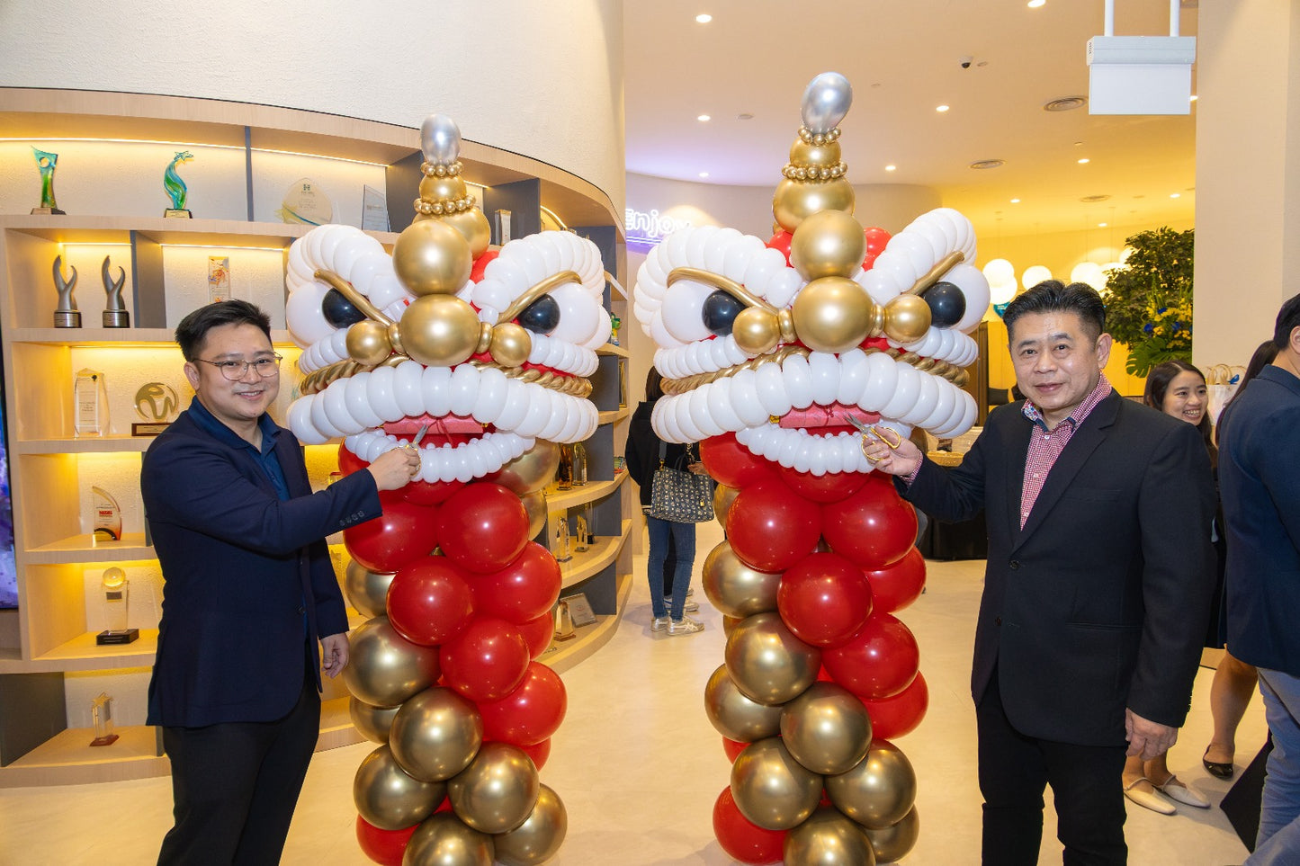 Lion Dance Balloon Sculpture