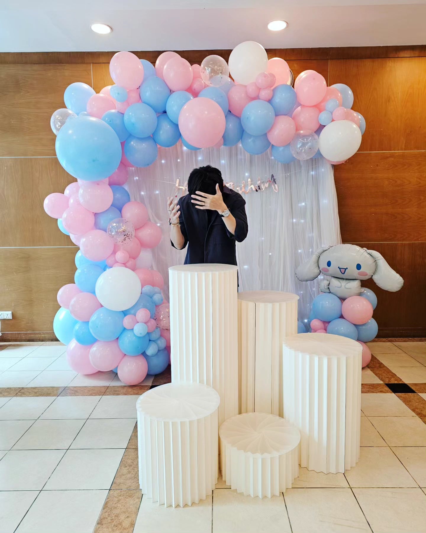 Balloon Blinking LED Curtain Backdrop Decorations With Paper Plinth Tables