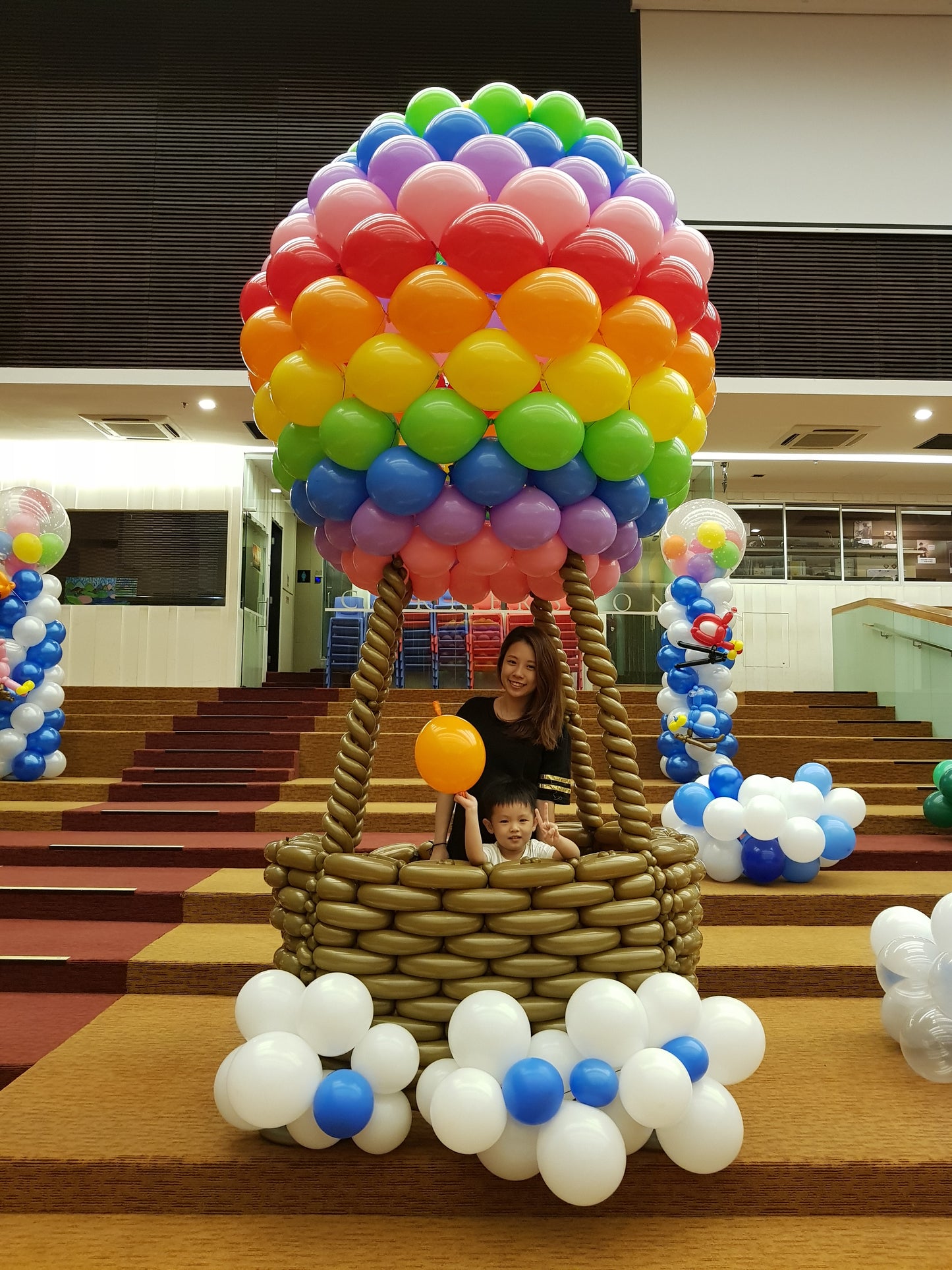 Hot Air Balloon Photo Backdrop Display (Life Size)