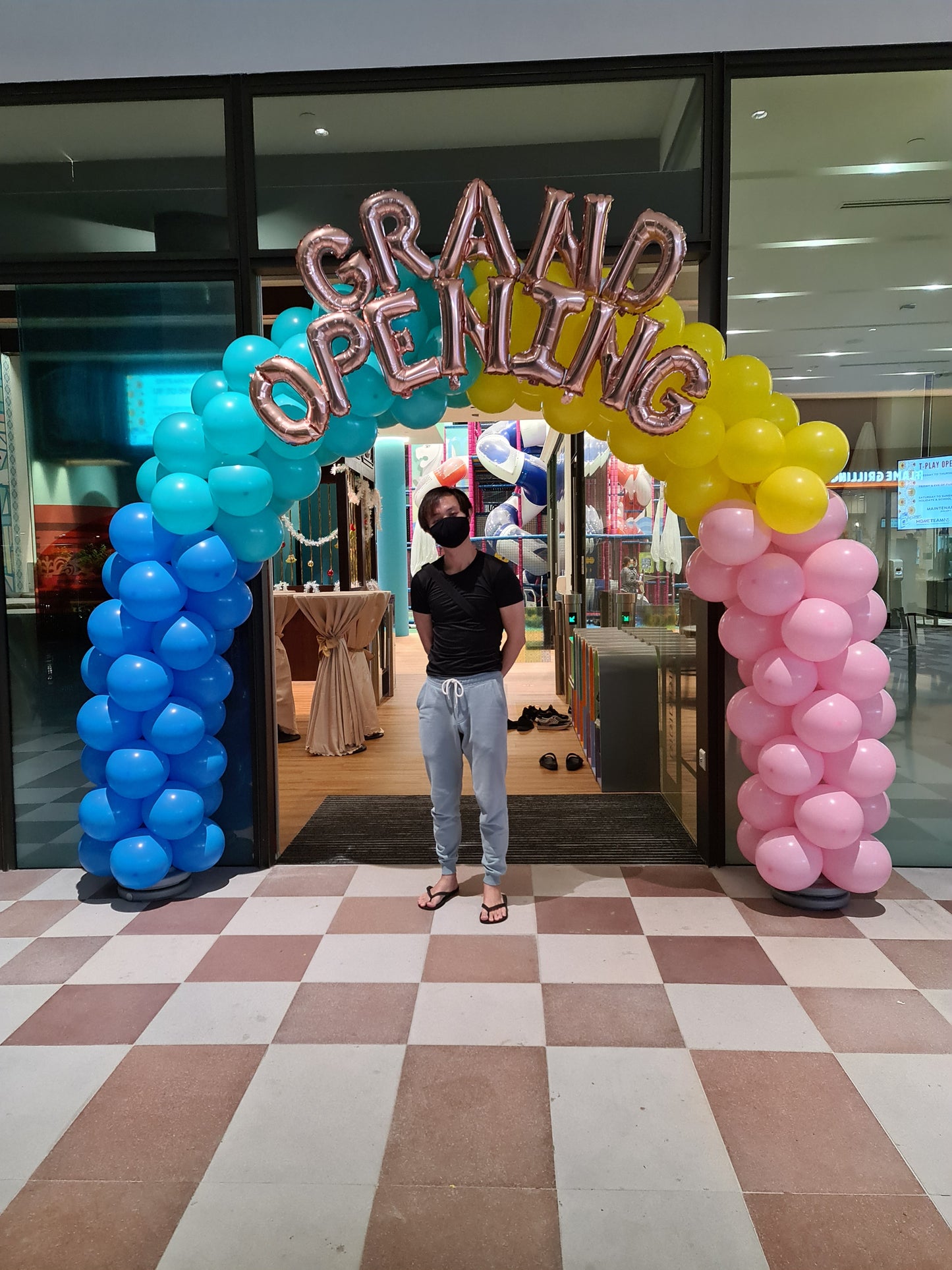 Balloon Arch with Letter foil