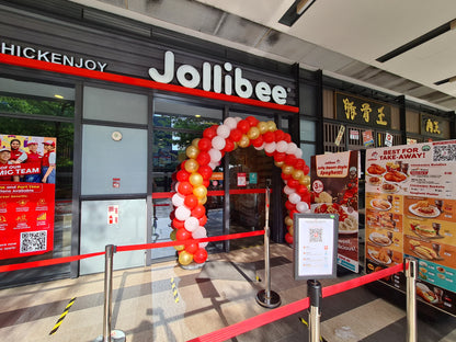 Spiral Balloon Arch by BalloonClub Singapore