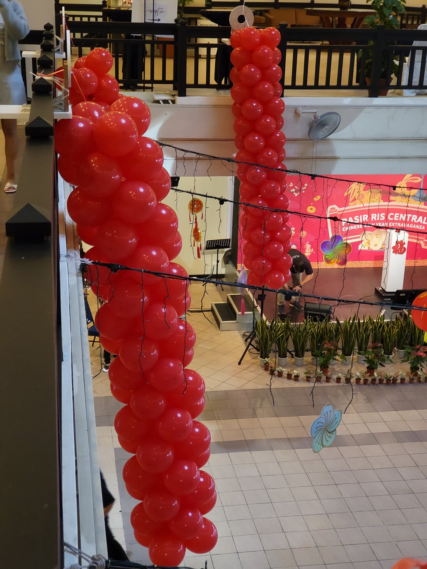 Fire Cracker Balloon Mechanism For CNY