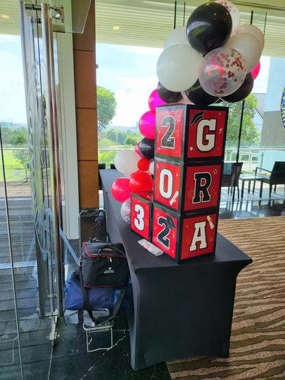 Graduation Table Balloon Decorations - photo 3
