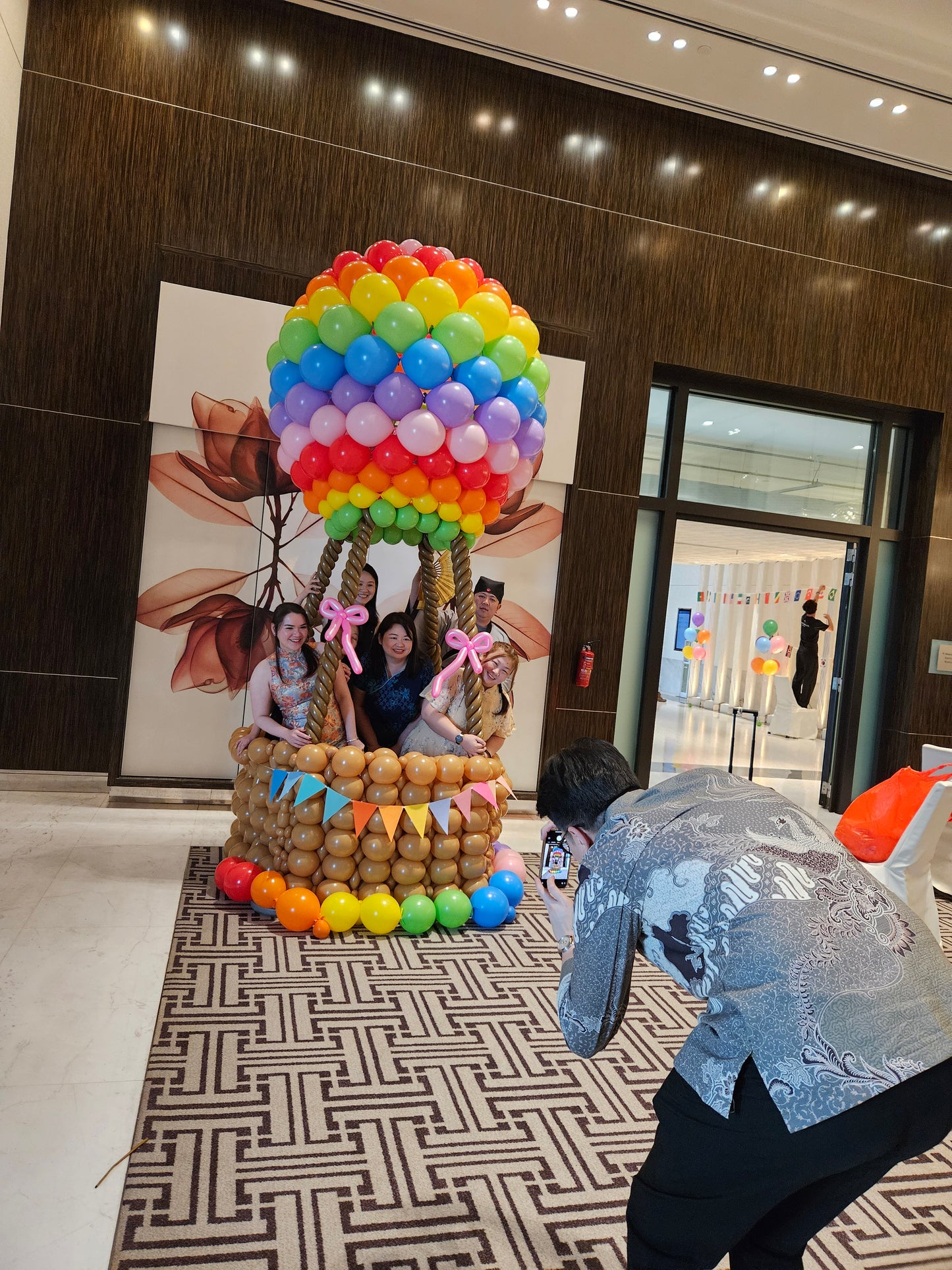 Hot Air Balloon Photo Backdrop Display (Life Size)