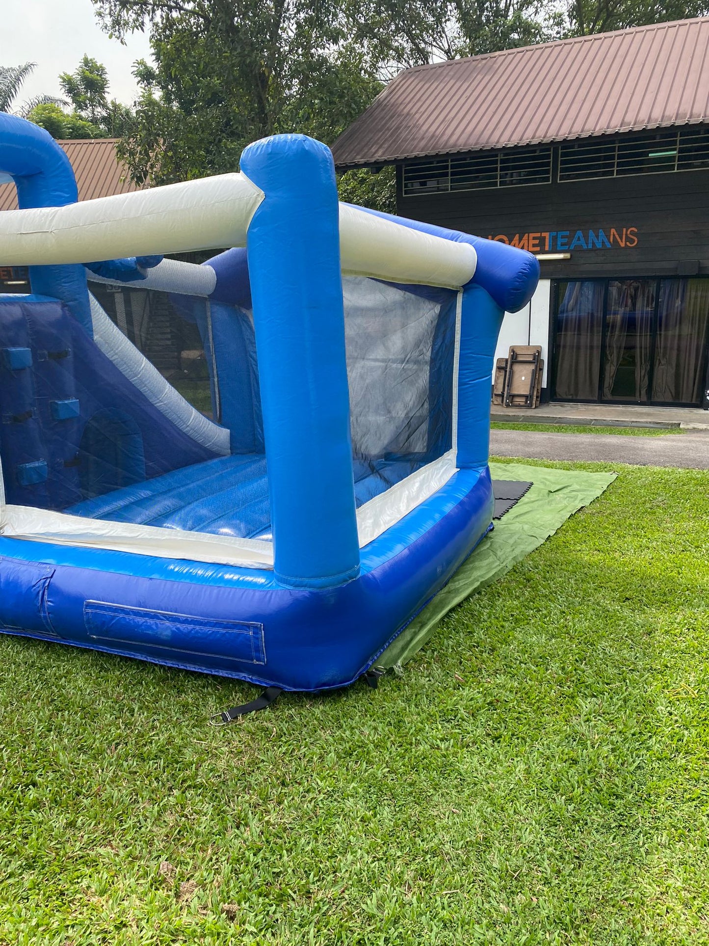 Frozen House Bouncy Castle