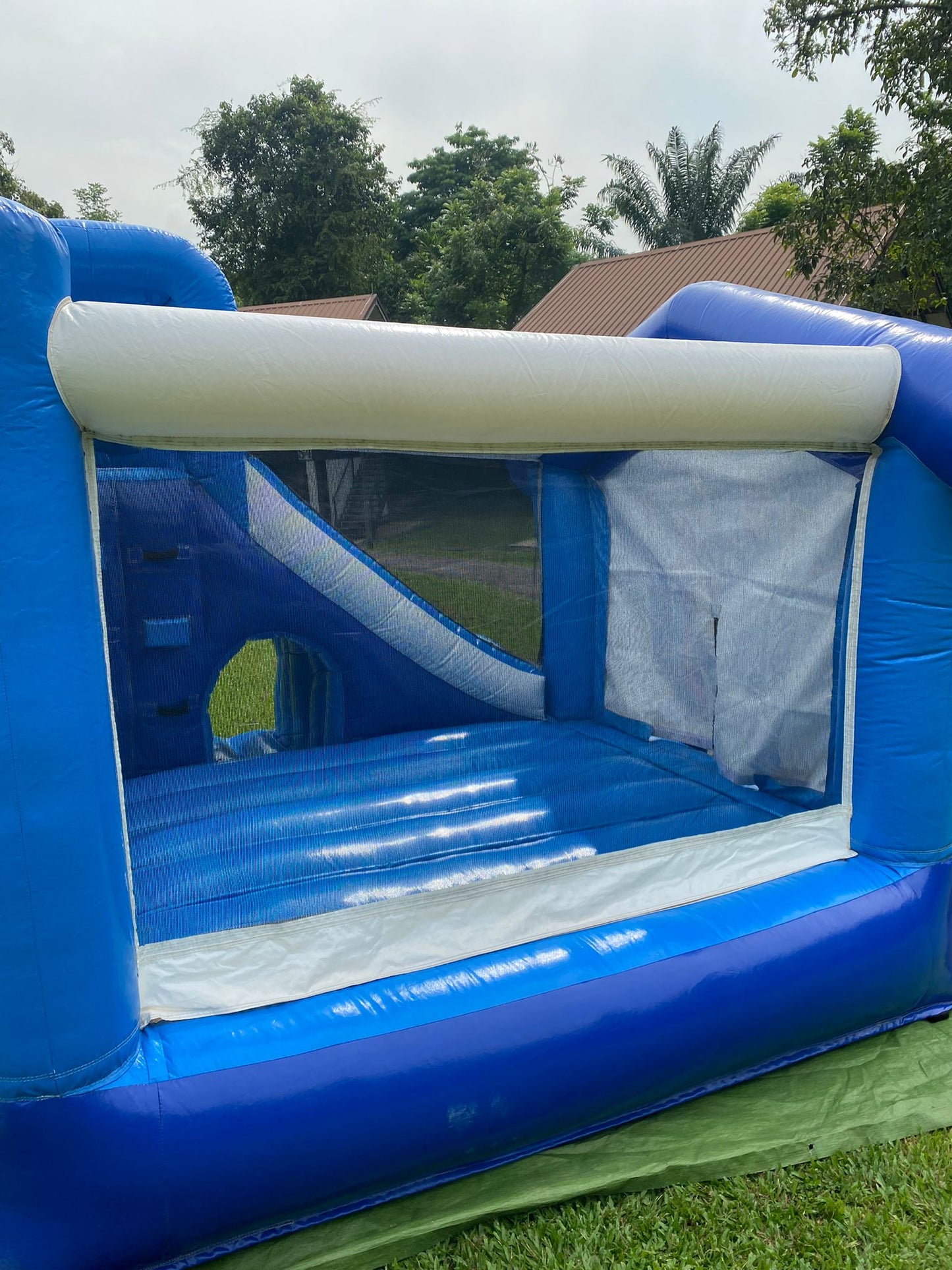 Frozen House Bouncy Castle