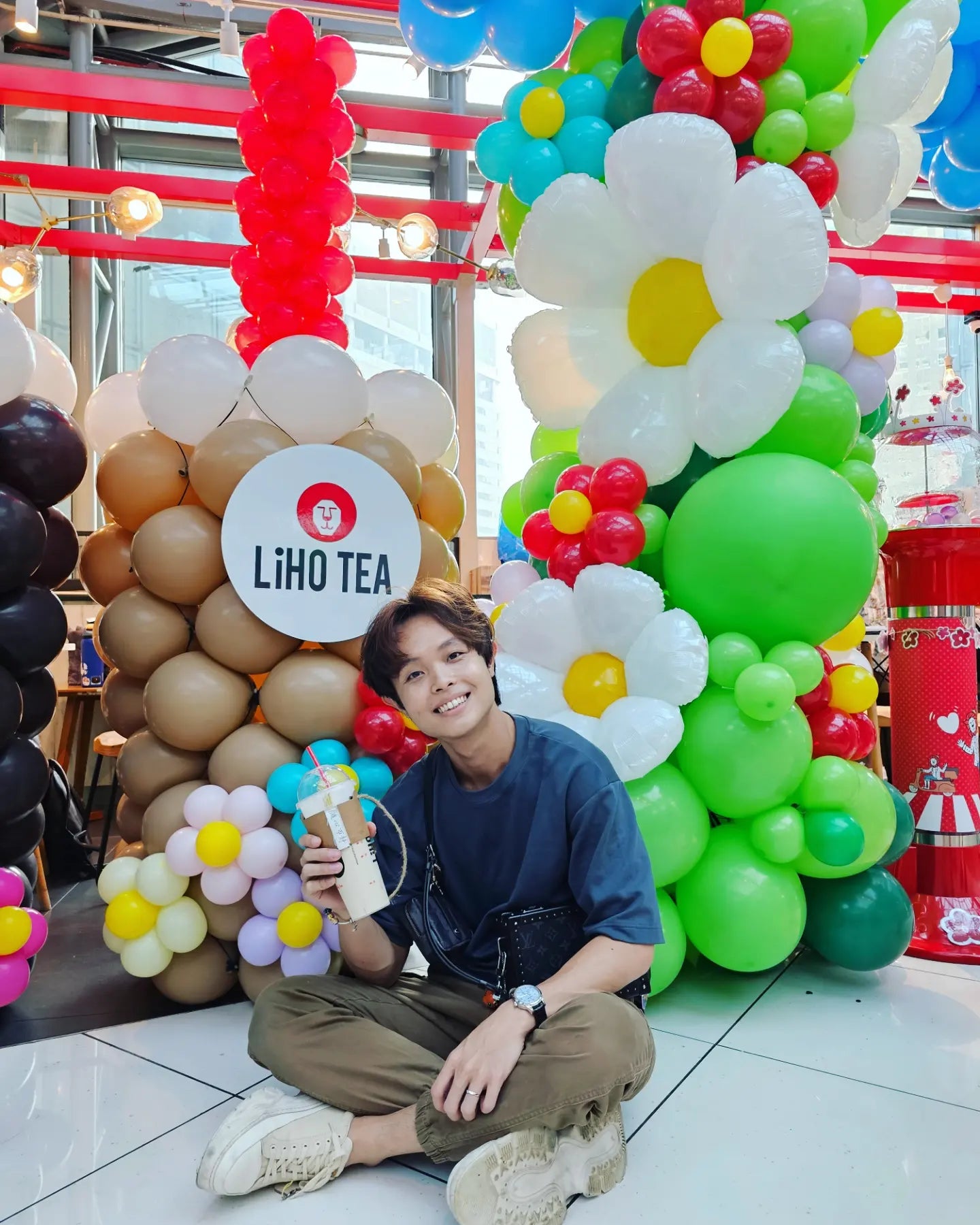 Retail Mall Balloon Decorations