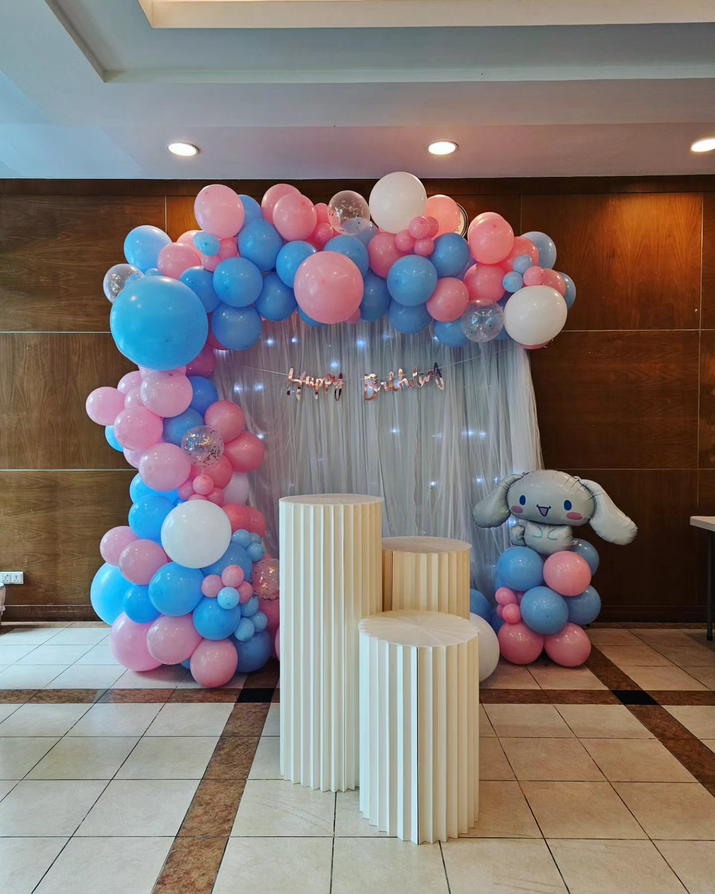 Balloon Blinking LED Curtain Backdrop Decorations With Paper Plinth Tables