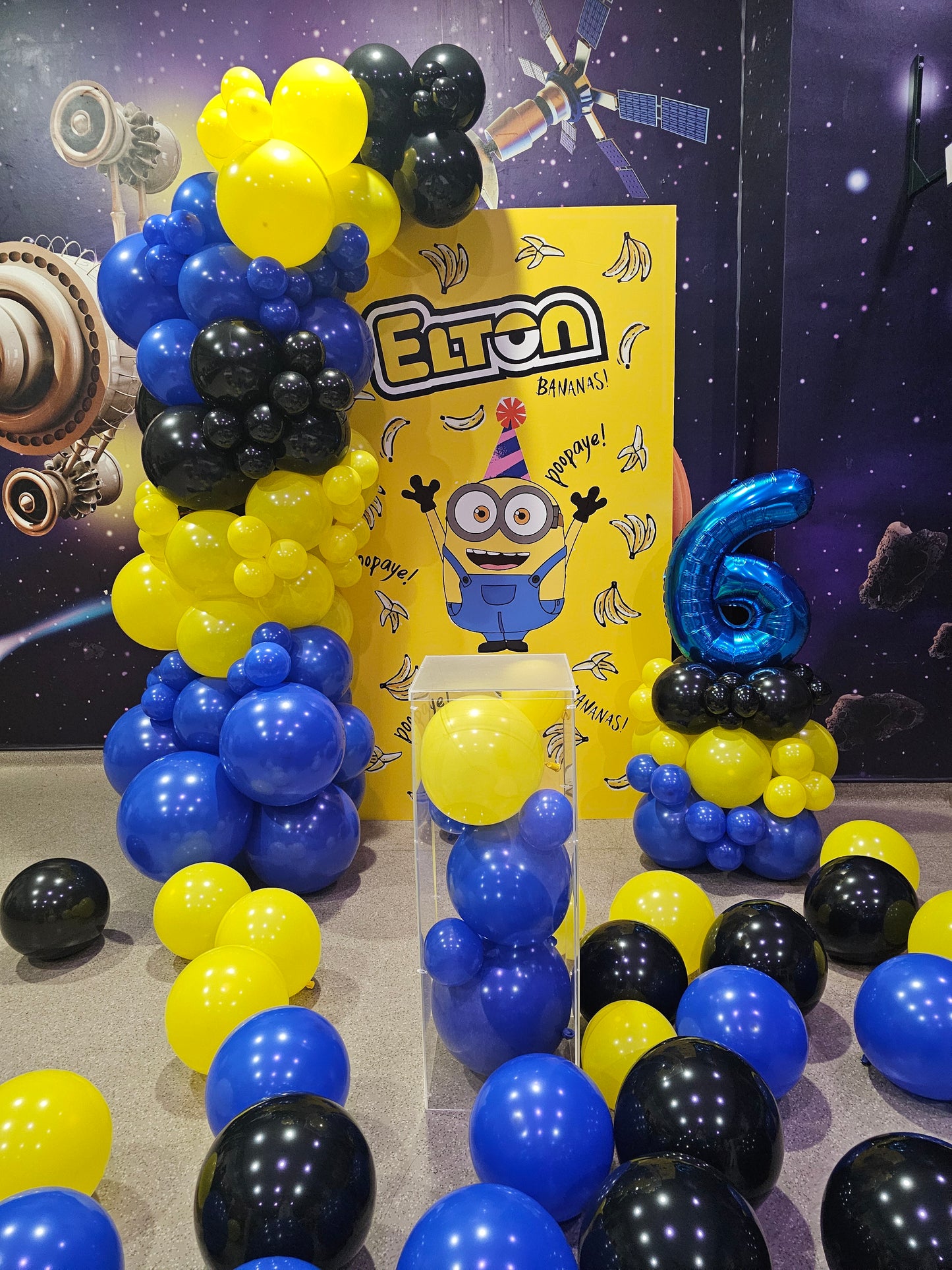 Petite Customised Backdrop with Organic Balloon Garland