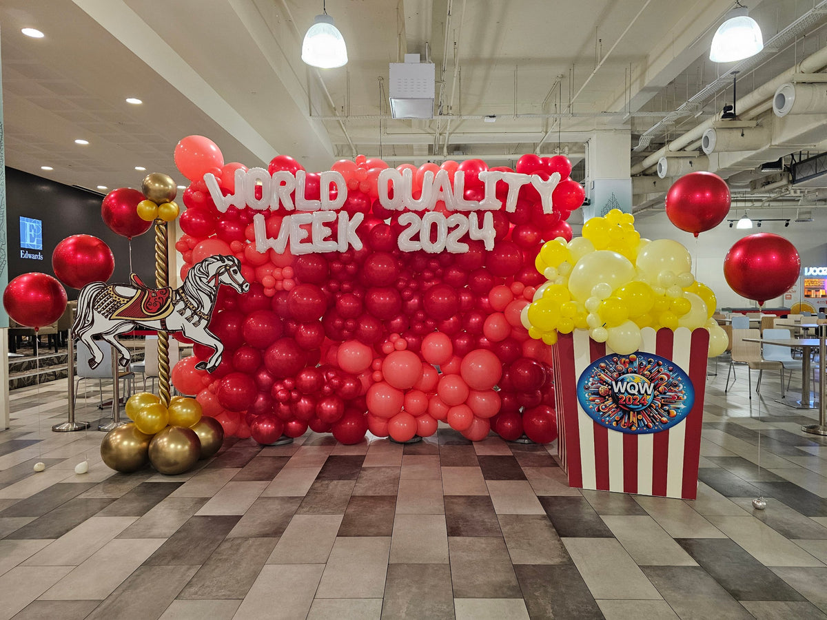 Organic full balloon wall with foil letter wording