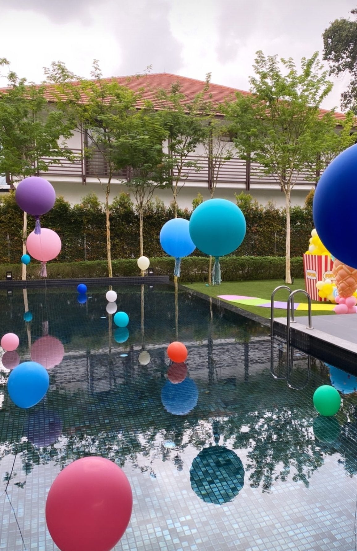 Jumbo 36 inch helium balloons with tassel tails