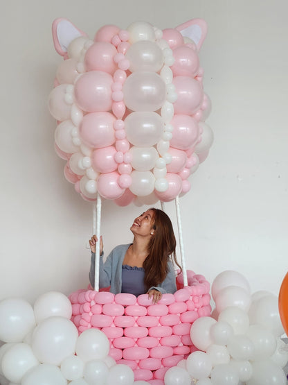 Mini balloon hot air balloon photo spot for toddlers and kids birthday party Singapore