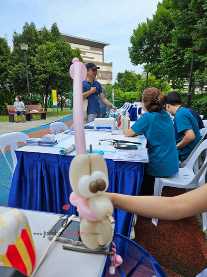 Dog On Leash Balloon Sculpture by BalloonClub Singapore