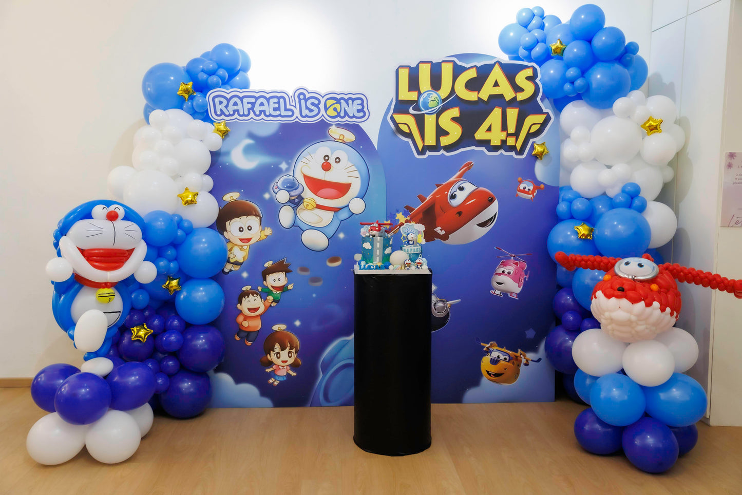 Standard Customised Balloon Backdrop with Organic Balloon Garland