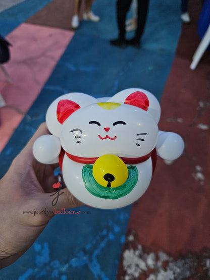 White Fortune Cat (Manekineko) Balloon Sculpture - photo 3