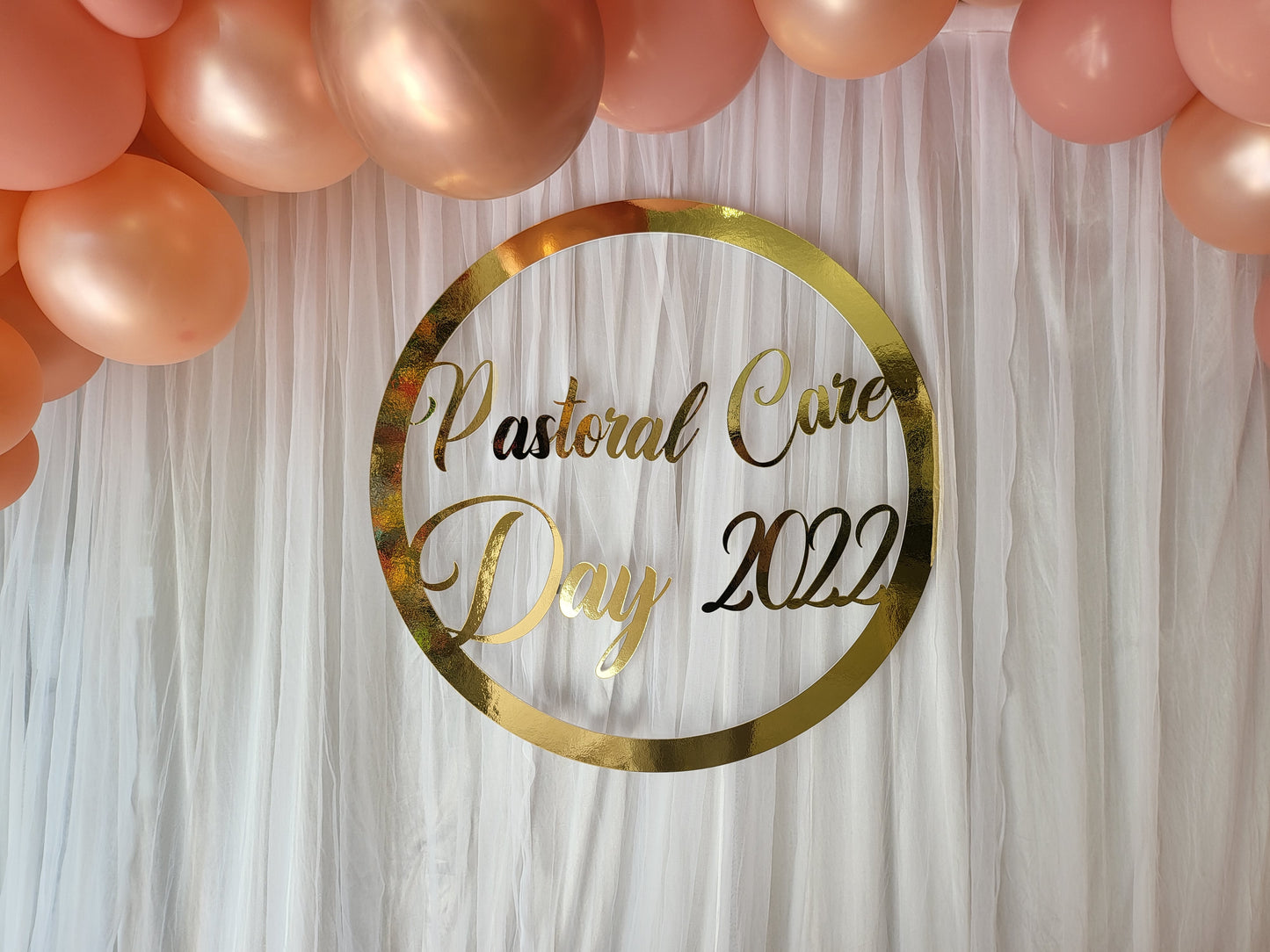 Organic Balloon Garland White Curtain Backdrop