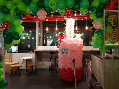 Strawberry Bubble Tea Balloon Display - photo 2